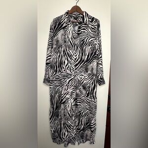 Natori Black and White Animal Print Long Sleeve Dress